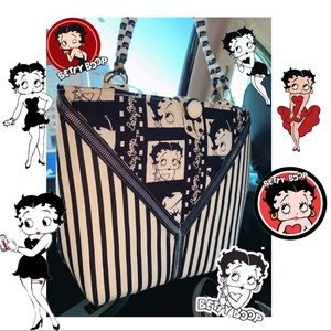 SOLD Betty Boop Purse 🖤❤️